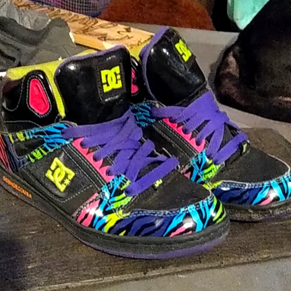 DC "women's rebound" high top shoes size  7